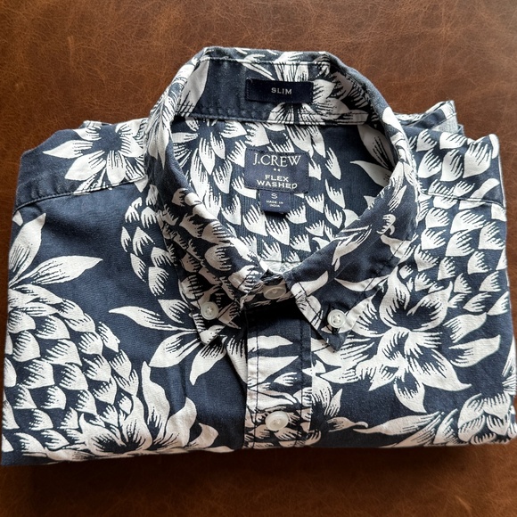 J. Crew | S | Slim S/S Button Down Shirt - Picture 10 of 10